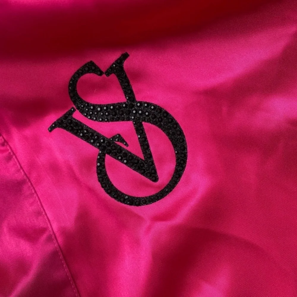 EXTREMELY RARE Victorias Secret NYC Fashion Show 2011 Silk Kimono
